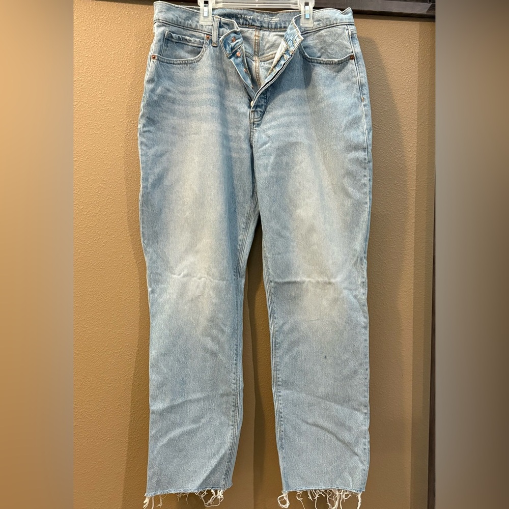 Old Navy Women’s Slouchy  Relaxed Fit Denim Jeans, with unfinished hem